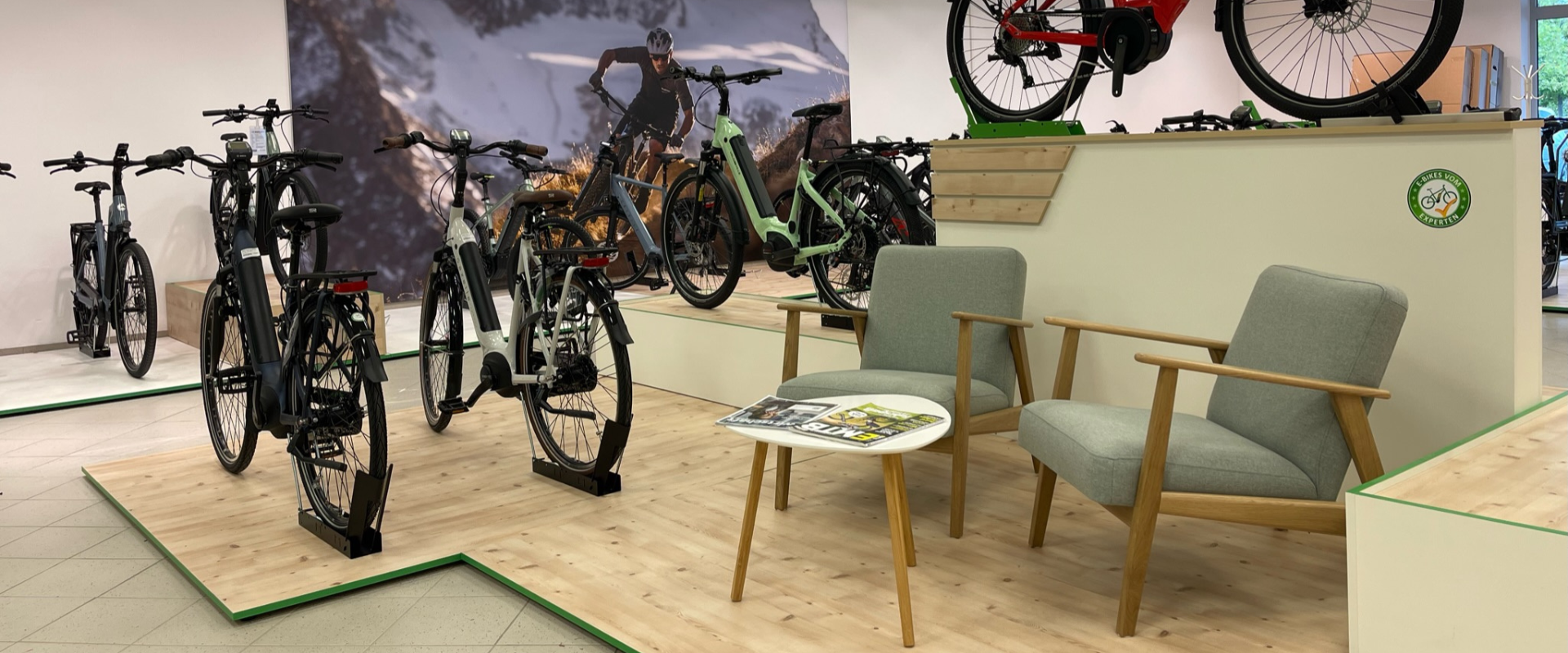 Markenkonform, modern und einladend: e-motion e-Bike Welt Inntal